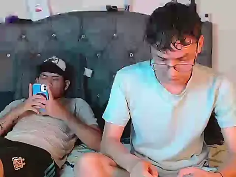 Snapshot of logan_willyams_ chatting on September 9, 9:25 pm logan willyams online show from September 9, 9:25 pm