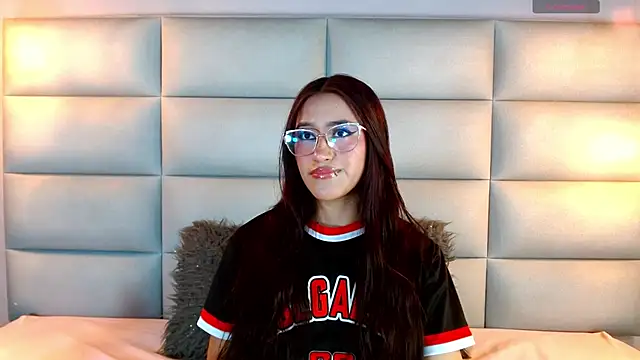 miss aris online show from April 22, 2:30 am