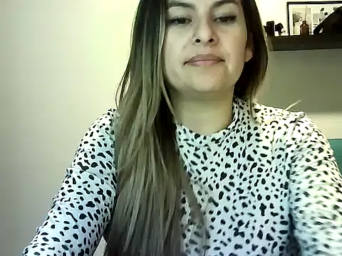 Valery  Rouse  online show from July 30, 12:33 am