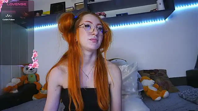 DaddysLittleSlutfox online show from July 25, 1:18 pm