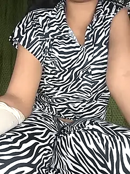 Hott Archana online show from December 17, 6:01 pm