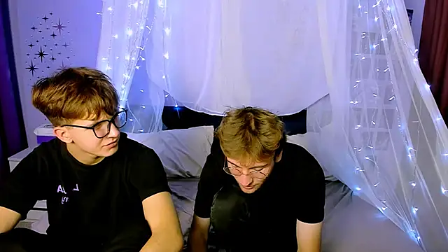 travis wolf  online show from October 19, 7:16 pm