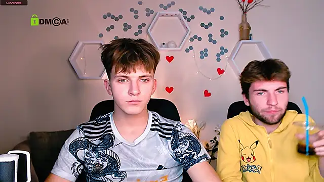 travis wolf  online show from October 8, 10:58 pm