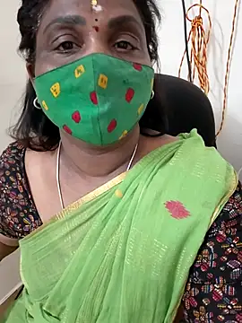 Snapshot of Tamil_Kavitha10 chatting on October 3, 5:18 pm Tamil Kavitha10 online show from October 3, 5:18 pm