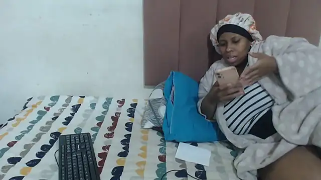 Chubby Queenx255 online show from November 16, 3:23 pm