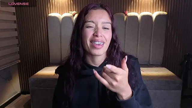  Mia Evans 1 online show from July 6, 7:49 pm