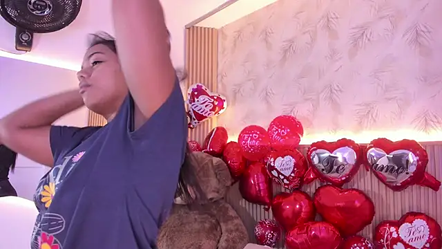 Liss-Reyes online show from February 13, 12:18 pm