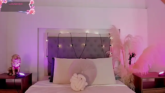 lea walkerr online show from January 13, 7:40 pm