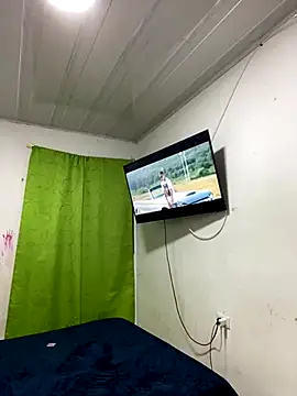 sashaxxx1630 online show from September 26, 6:33 am