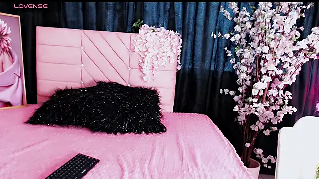Lunyhose online show from June 24, 8:08 pm