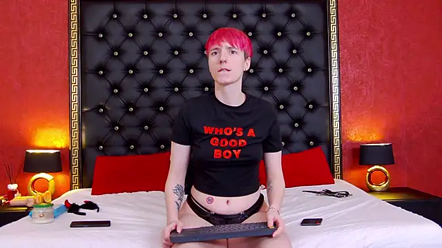 Luna Devil  online show from February 20, 8:20 pm