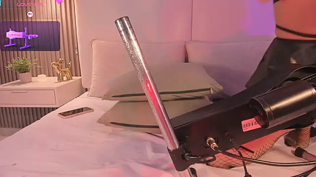 annie clarkson online show from February 28, 8:52 pm