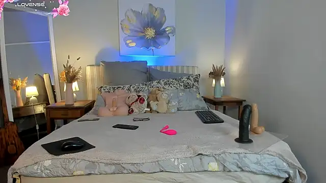 ChelseaQuinn online show from June 17, 7:32 am