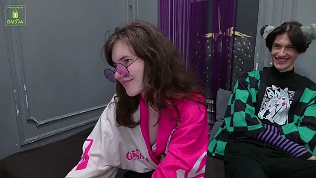 Snapshot of ViviaraNGendy chatting on September 17, 10:24 am ViviaraNGendy online show from September 17, 10:24 am