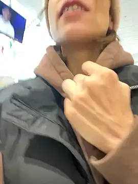 d3luluxx online show from December 16, 8:15 pm