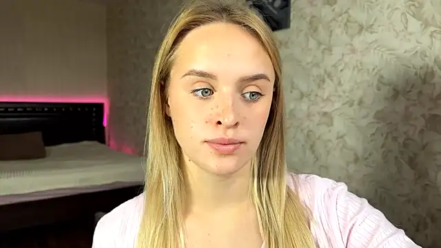 Snapshot of ElisabetLorney chatting on October 13, 8:39 am ElisabetLorney online show from October 13, 8:39 am