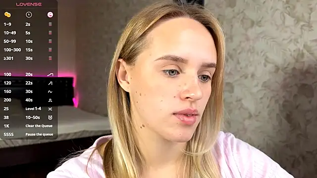 Snapshot of ElisabetLorney chatting on October 20, 8:17 am ElisabetLorney online show from October 20, 8:17 am