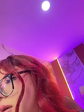 Red Bunny v online show from June 24, 2:16 pm