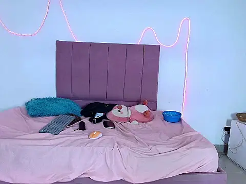 iiamsara online show from March 24, 3:34 am