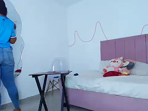 iiamsara online show from February 14, 9:39 pm