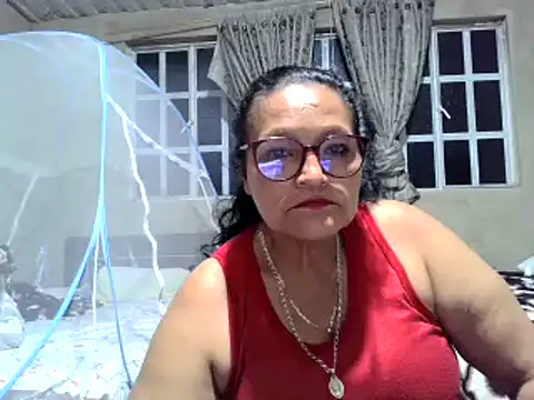 Snapshot of _Cristal chatting on October 13, 11:07 pm Cristal online show from October 13, 11:07 pm