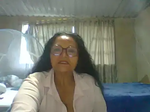 Snapshot of _Cristal chatting on October 7, 12:53 pm Cristal online show from October 7, 12:53 pm