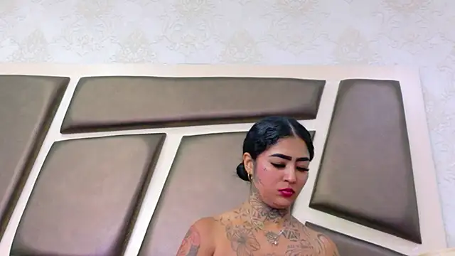 EmilieLake online show from July 25, 2:18 am