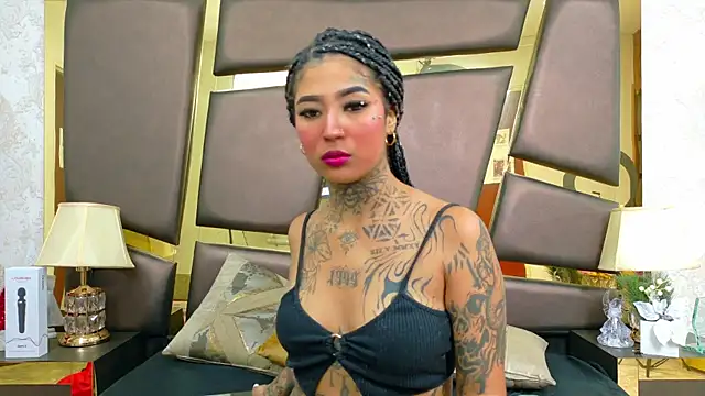 EmilieLake online show from January 15, 8:15 pm