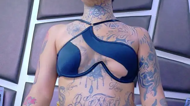 EmilieLake online show from June 9, 9:03 pm