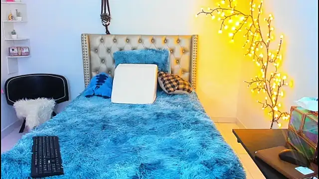 LenaStylesOA online show from October 10, 1:27 pm