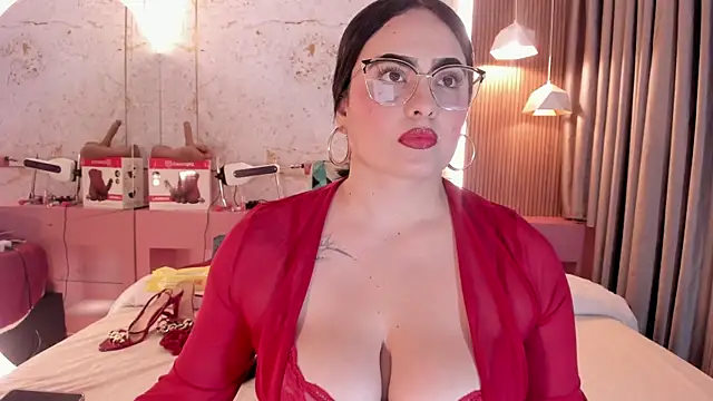 sofiiacarson online show from July 23, 7:33 pm