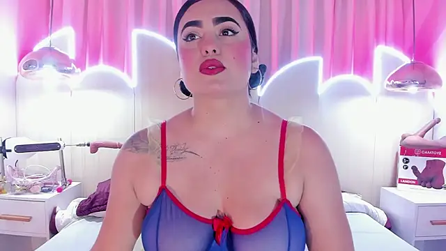 sofiiacarson online show from July 31, 5:14 pm