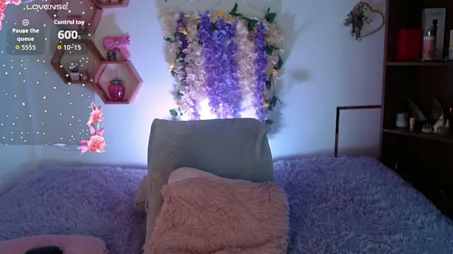 AuroraHans1 online show from July 30, 12:44 am