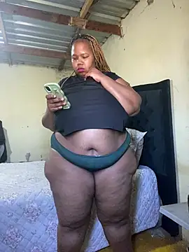 Curvycandy95 online show from June 28, 8:21 am