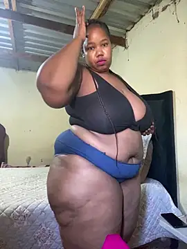 Curvycandy95 online show from June 10, 7:07 am