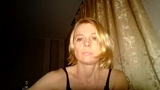 Snapshot of LiluXRose chatting on September 25, 8:28 pm LiluXRose online show from September 25, 8:28 pm