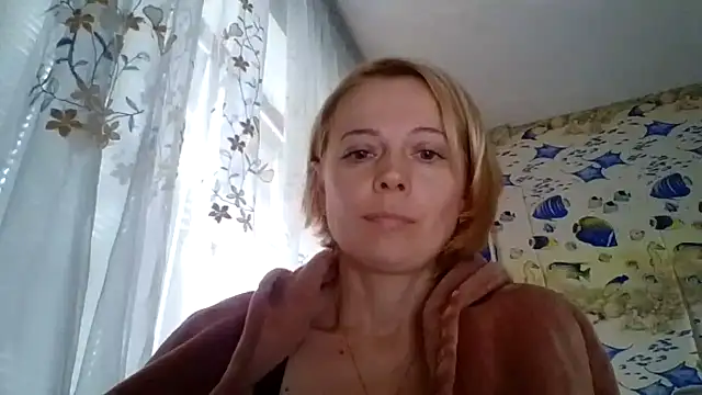 Snapshot of LiluXRose chatting on September 15, 10:23 am LiluXRose online show from September 15, 10:23 am