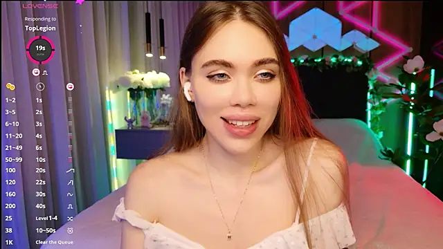 MimiFors online show from October 19, 7:49 pm