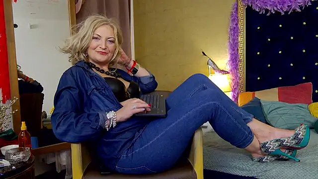 Allura Jenson online show from June 19, 11:52 pm