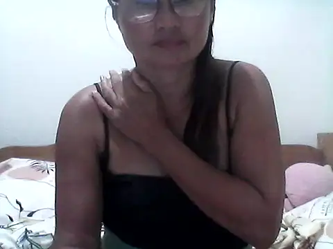 nathalie0045 online show from July 4, 8:05 pm