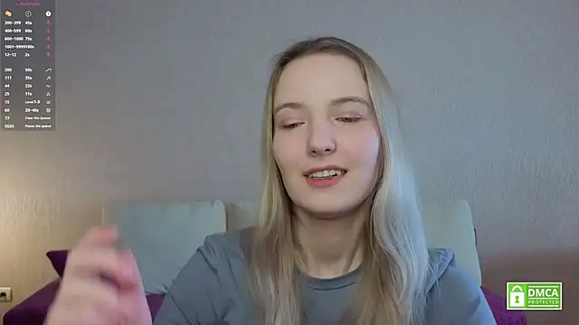 HongTomczak online show from May 4, 7:34 am