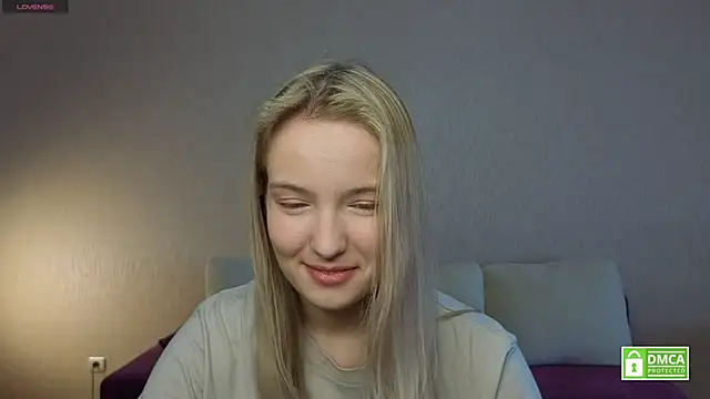 HongTomczak online show from June 16, 7:42 am