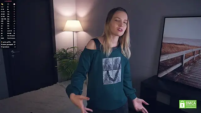 HongTomczak online show from October 11, 8:19 am