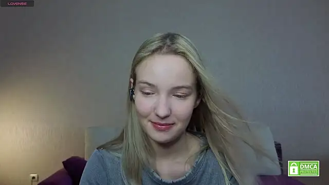 HongTomczak online show from July 7, 7:45 am