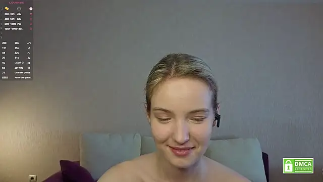 HongTomczak online show from July 15, 10:42 am