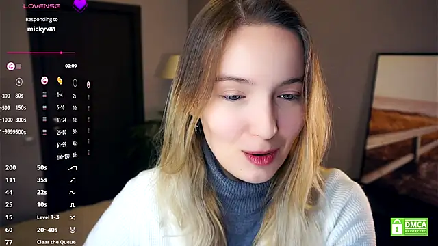 HongTomczak online show from October 5, 7:46 am