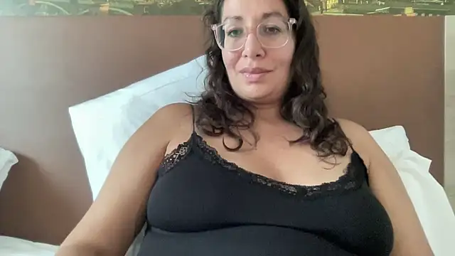 RosaFreya online show from July 10, 1:33 pm