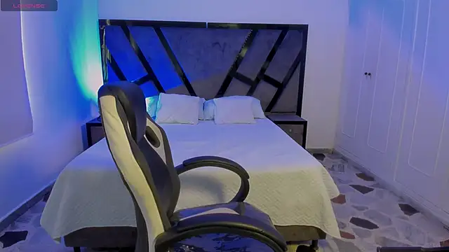 IanGilbert online show from November 28, 8:12 pm