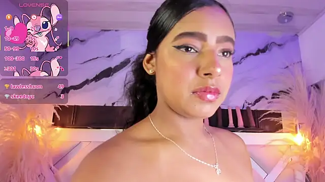 Zoe-Johnson  online show from June 10, 10:41 pm