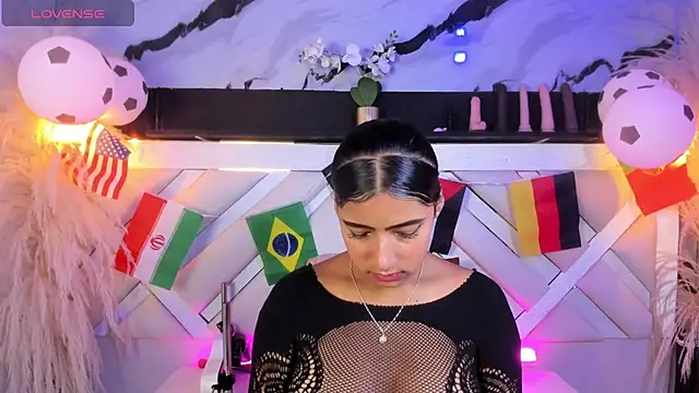 Zoe-Johnson  online show from June 18, 10:25 pm